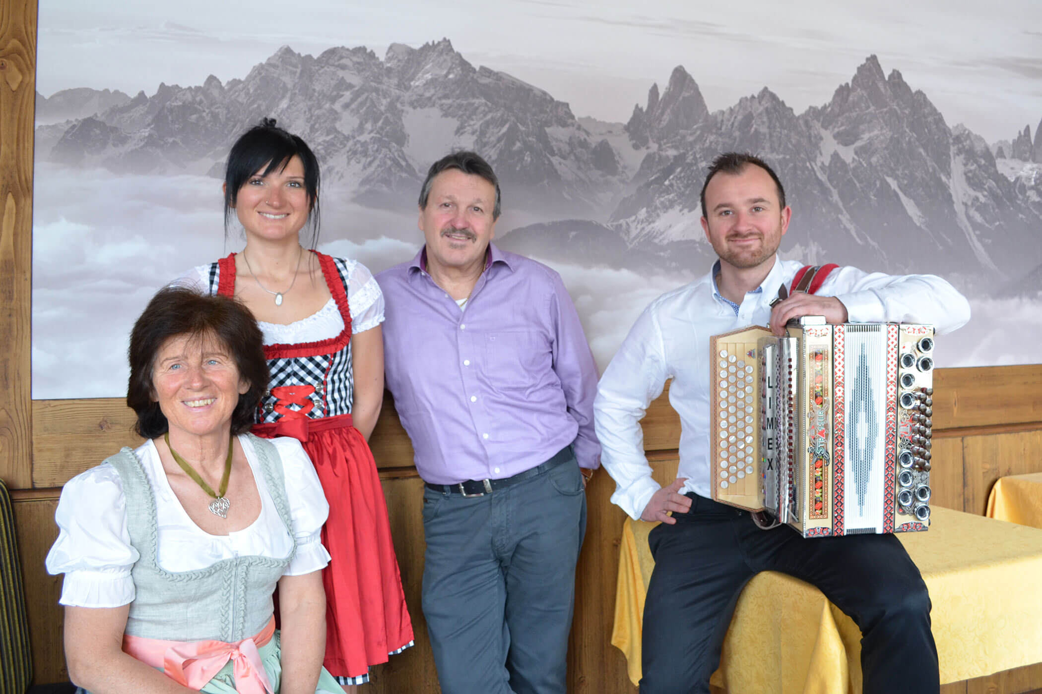 Famiglia Stoll - Tirolerhof Tesido